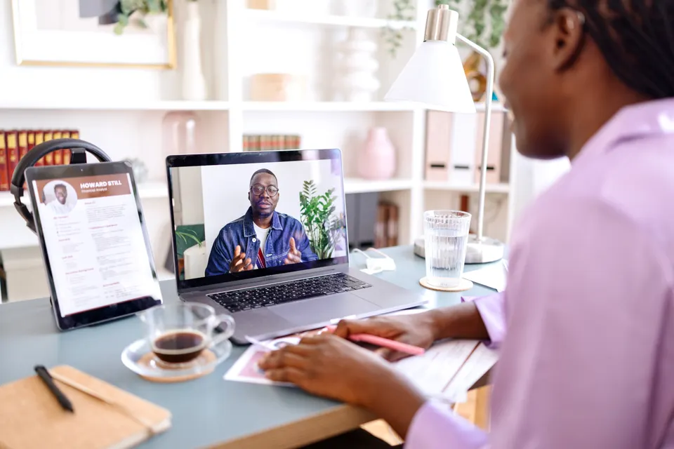 Watch AI for HR: Winning Strategies to End Point Solution Fatigue & Engage Employees